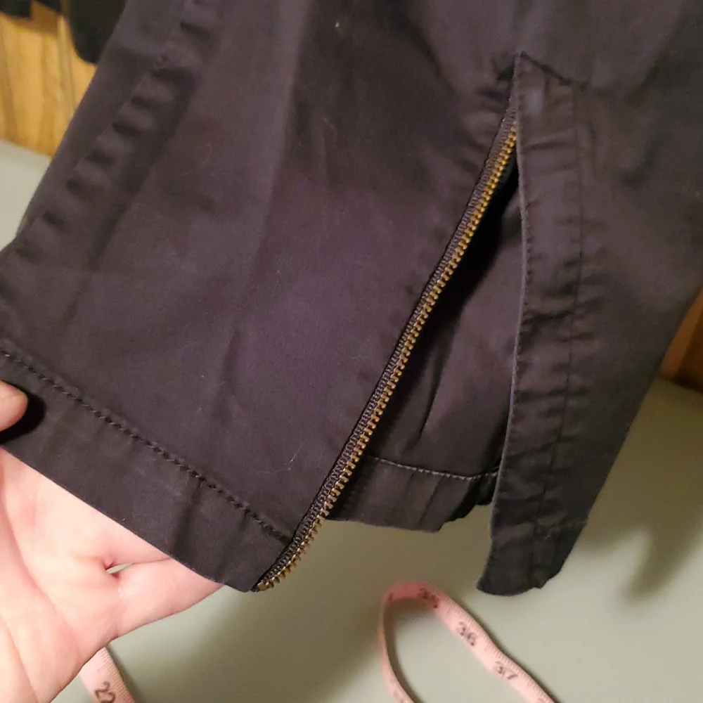 The Limited Capris - Picture 4 of 4
